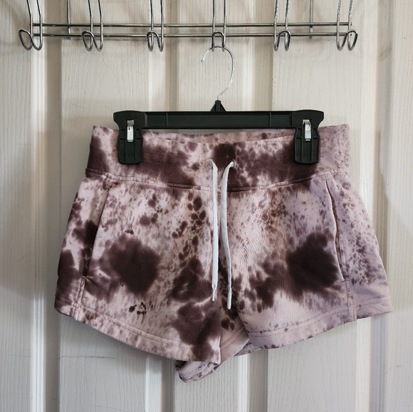 Lululemon - Picture 3 of 7